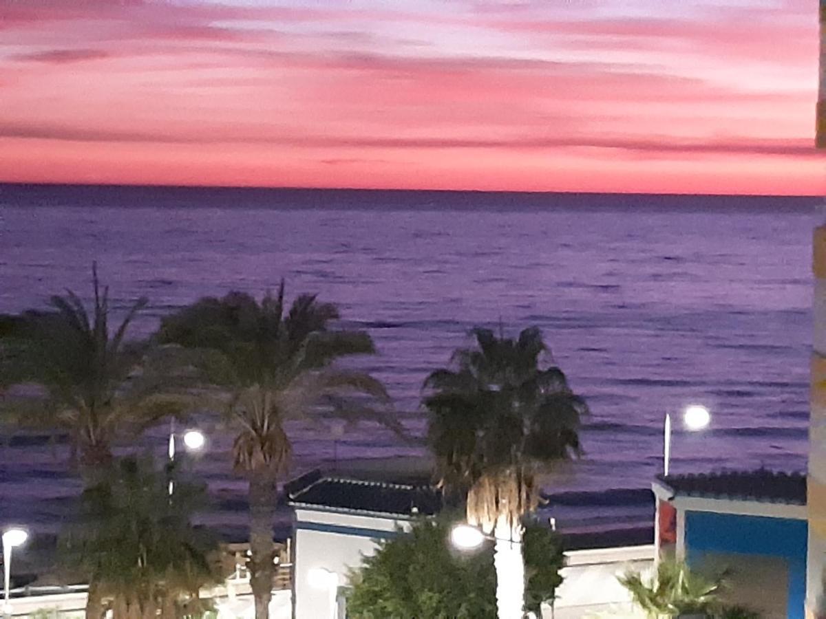 Torrox, Superbe Et Sur La Plage! Екстериор снимка